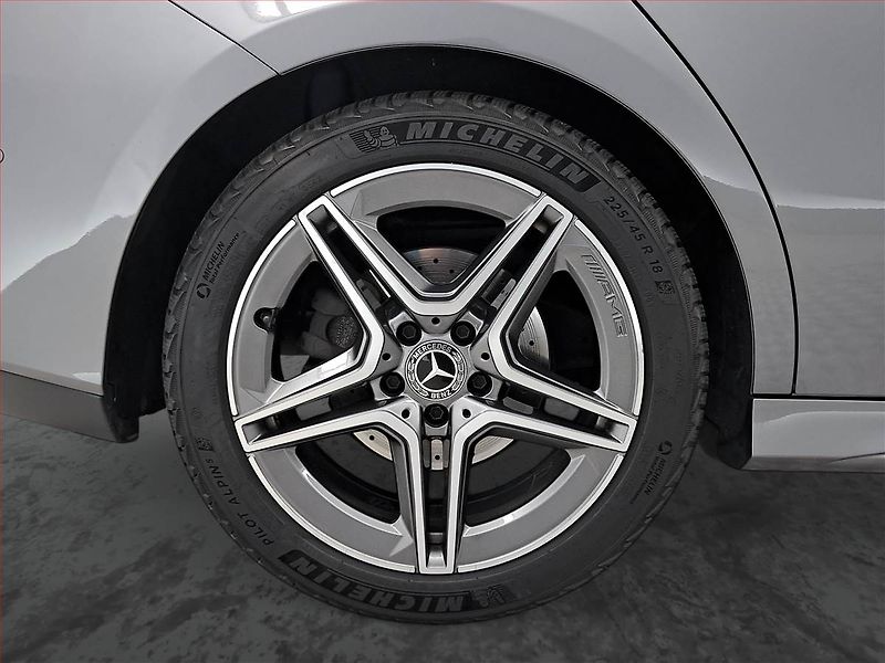 Mercedes-Benz CLA (2021) 220 d - fotka 15 z 23