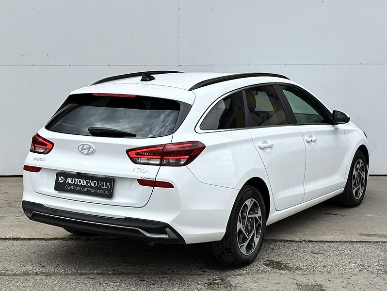 Hyundai i30 1.5 CVVT 71kW Style - fotka 2 z 21