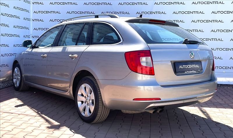 Škoda Superb 1,6 TDi.77kw - fotka 6 z 26