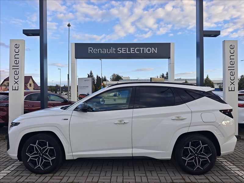 Hyundai Tucson 1,6 T-GDI MHEV 7DCT automat  4 - fotka 3 z 23