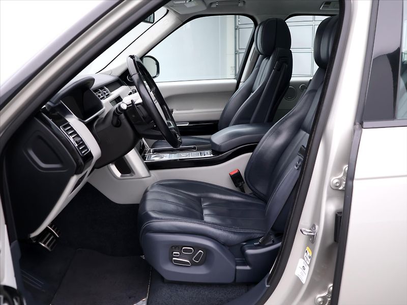 Land Rover Range Rover 4,4 TDV8 250kW Vogue 4x4 CZ DP - fotka 14 z 42