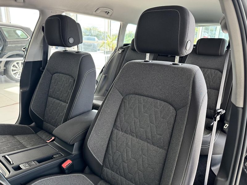 Volkswagen Passat 2,0TDI DSG*Navi*Distronic*DPH - fotka 15 z 34