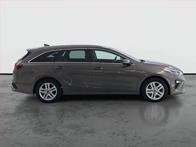 Kia Ceed (2019) 1.4 T-GDI, Serv.kniha, Navi - fotka 6 z 17
