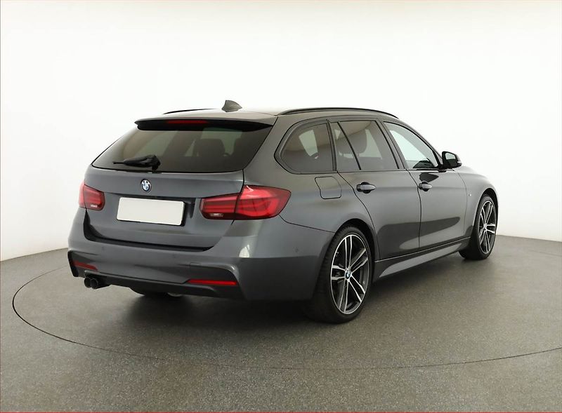BMW Řada 3 (2019) 320 d xDrive, 4X4, Automat - fotka 5 z 21