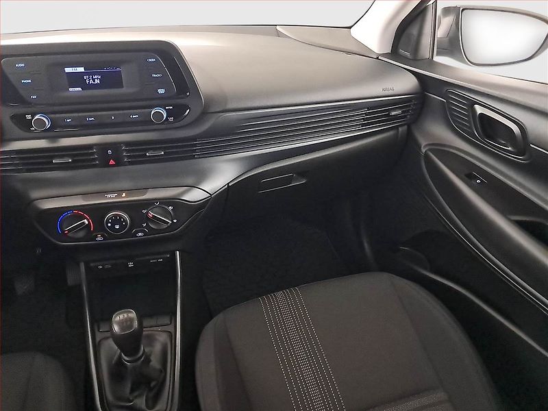 Hyundai i20 (2022) 1.2 MPI - fotka 8 z 16