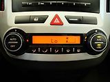 Toyota Auris (2010) 1.6VVTI, ČR, autoAC - náhled 19