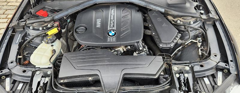 BMW Řada 3 (2015) 3 - 2.0d*XENON*AUTOMAT*TAŽNÉ* - fotka 26 z 50