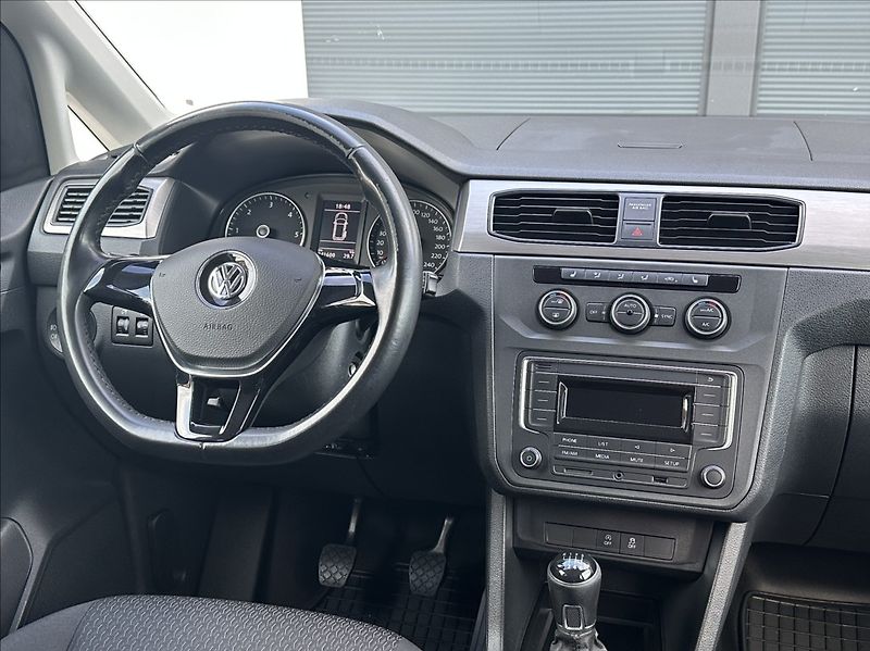 Volkswagen Caddy 2,0 TDI 122PS  Trendline 4x4 - fotka 24 z 47