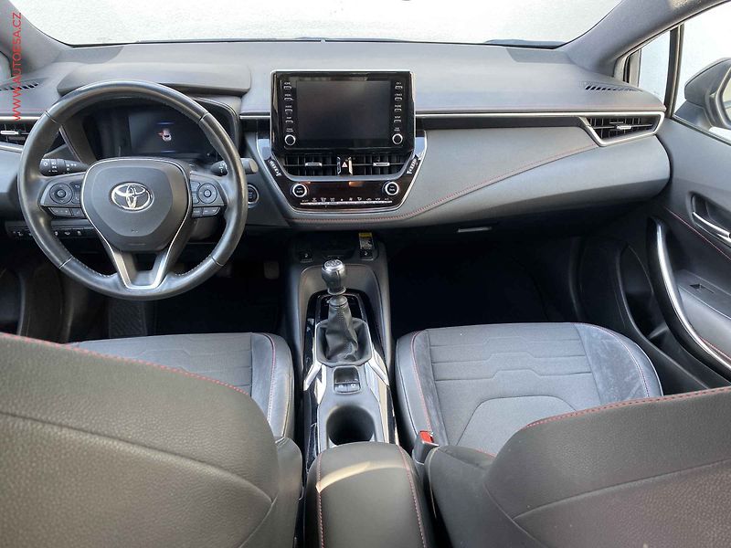 Toyota Corolla (2019) 1.2, 1.maj,ČR, Selection - fotka 8 z 20