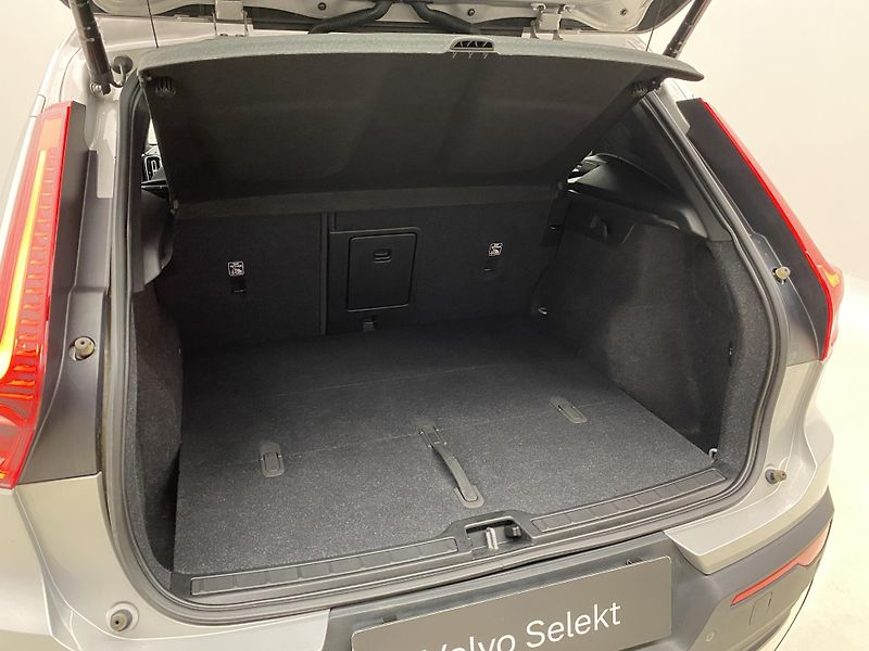 Volvo XC40 PURE ELECTRIC RECHARGE PLUS - fotka 6 z 50