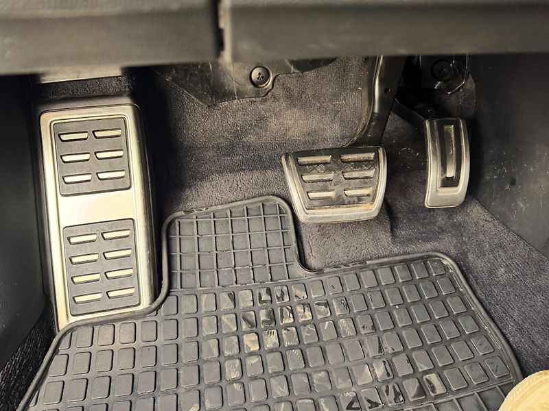 Volkswagen Passat (2015) 2.0 /176kW/4x4 - fotka 23 z 24