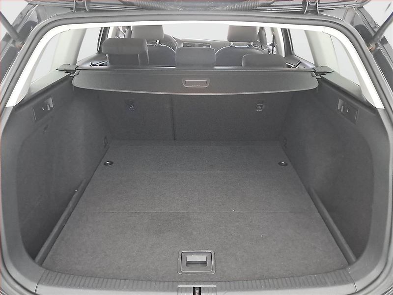 Volkswagen Golf (2014) Comfortline 1.6 TDI, Navi - fotka 13 z 14