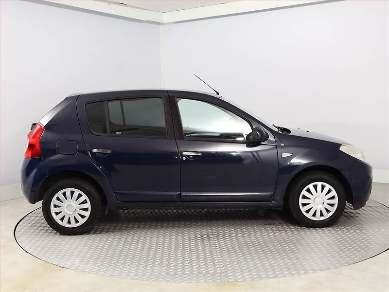 Dacia Sandero (2010) 1.6 MPI, dobrý stav - fotka 6 z 10