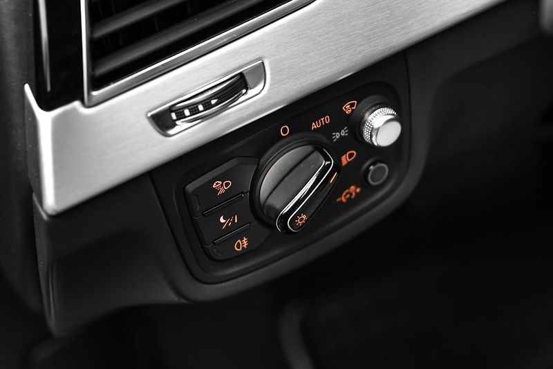 Audi A8 6,3 W12 L Max výbava - fotka 25 z 31