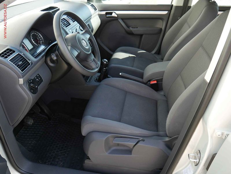 Volkswagen Touran (2013) 1.4 TSi, Trendline, TZ - fotka 9 z 16