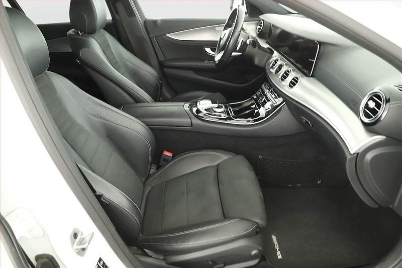 Mercedes-Benz Třídy E (2018) E 220 d 4MATIC - fotka 7 z 21