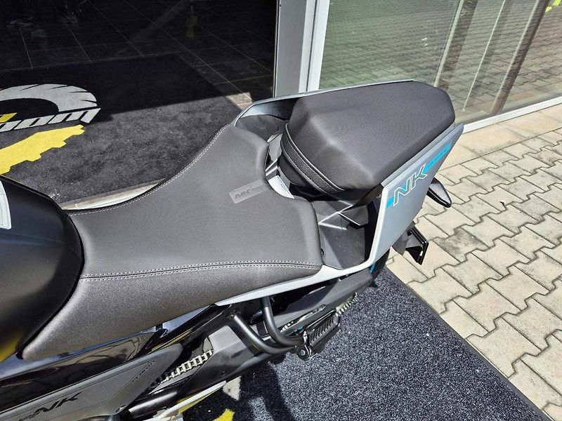 CFMOTO (2026) 125 NK - fotka 35 z 39