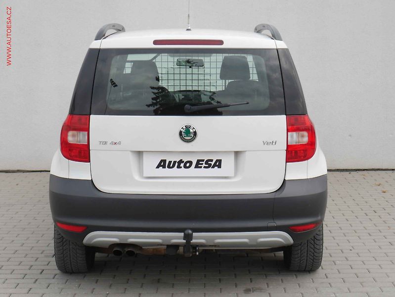 Škoda Yeti (2011) 2.0 TDI 4x4, ČR, AC, tažné - fotka 5 z 14