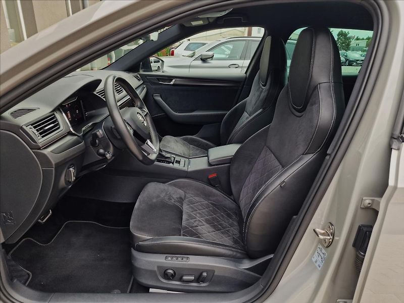 Škoda Superb 2.0TDI 140kW DSG SportLine ,ČR - fotka 19 z 50