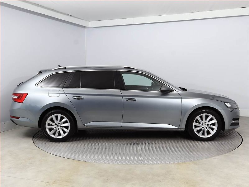 Škoda Superb (2019) Ambition Plus 2.0 TDI, Automat - fotka 6 z 20