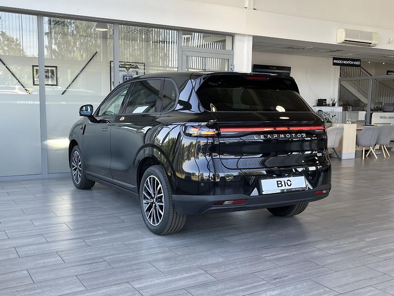 Leapmotor B10 (2026) DESIGN HYBRID EV tmavý int. - fotka 6 z 16
