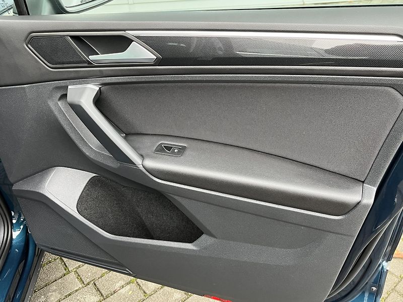Volkswagen Tiguan 2.0TDi 110kW Elegance - fotka 21 z 30