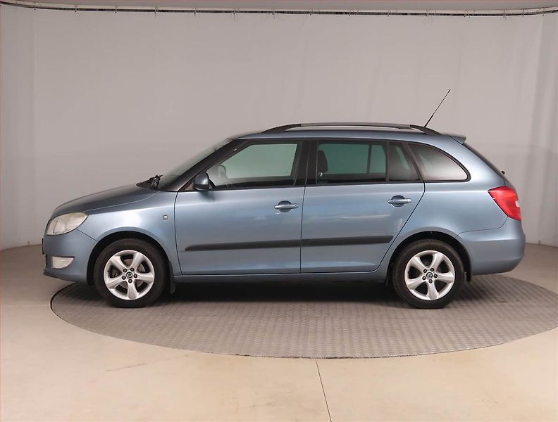 Škoda Fabia (2011) Elegance 1.2 TSI, Tempomat - fotka 3 z 14