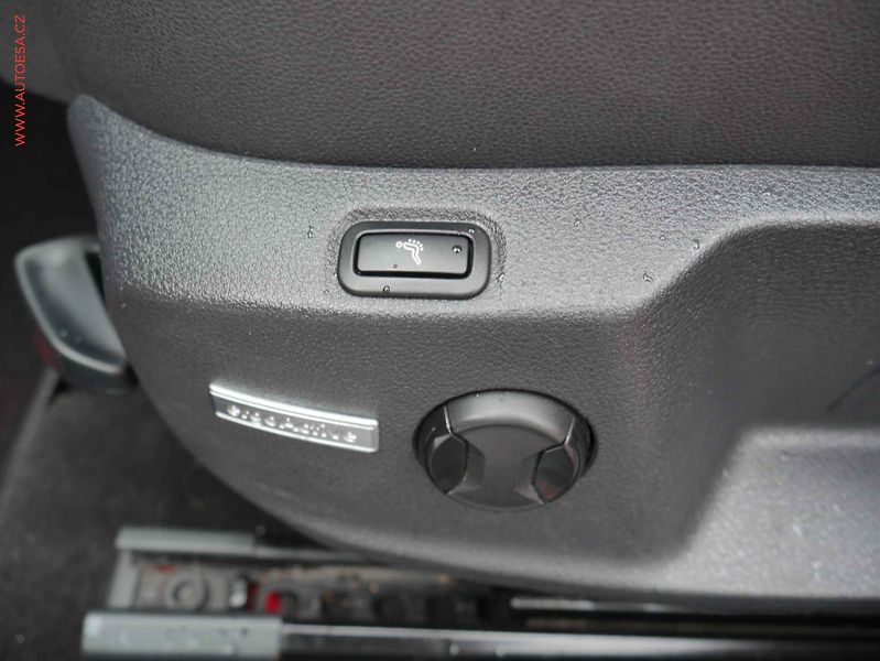Volkswagen Golf (2014) 1.2 TSi, ČR, Comfort - fotka 16 z 19