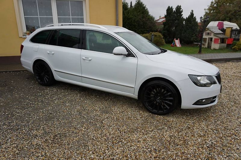 Škoda Superb (2015) 2,0   ELEGANCE   NOVÉ  V ČR - fotka 3 z 31