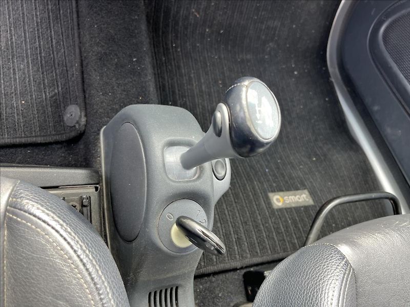Smart Fortwo 0,7 i CABRIO PASSION KLIMA - fotka 16 z 25