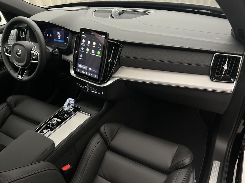 Volvo XC90 (2026) B5 AWD BLACK EDITION PLUS - fotka 21 z 49
