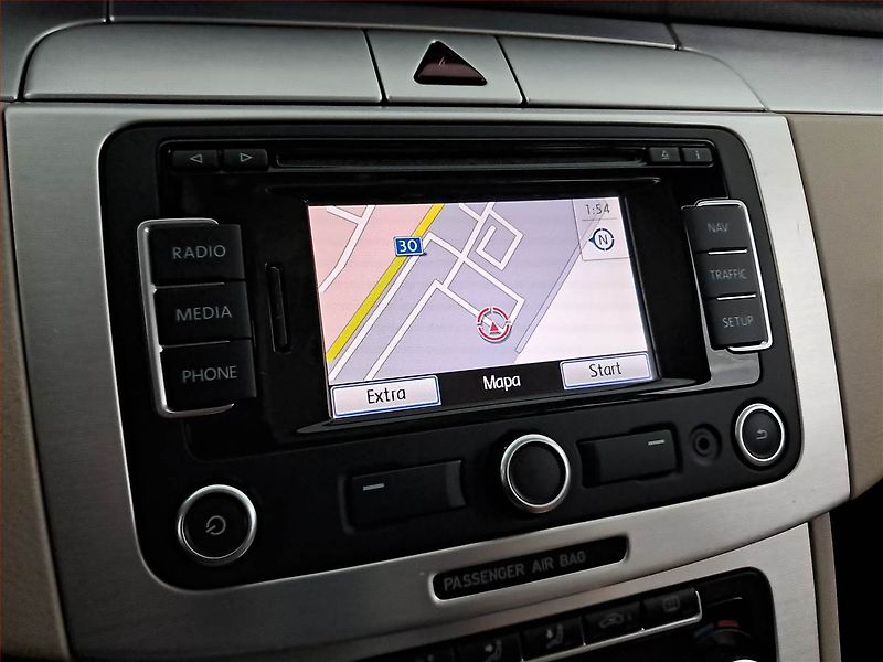 Volkswagen Passat (2010) 2.0 TDI, Automat, po STK - fotka 13 z 18