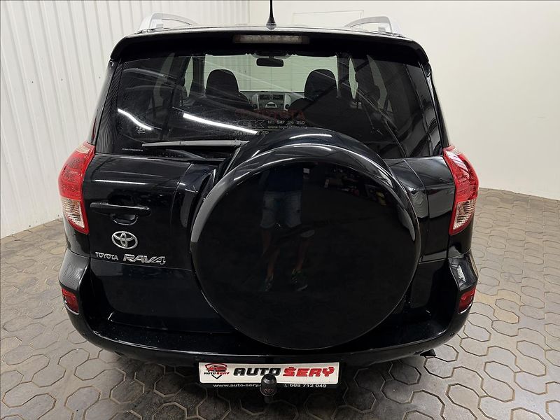 Toyota RAV4 2.2 D-4D 100kW ČR 1MAJITEL - fotka 7 z 32