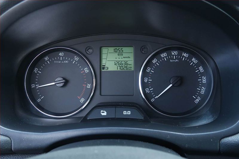 Škoda Fabia (2011) 1.2 TSI, Serv.kniha - fotka 11 z 16