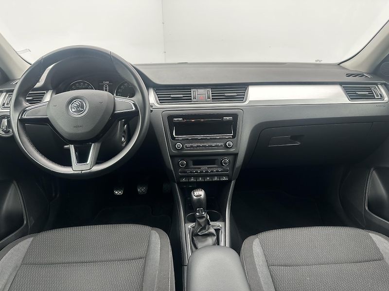 Škoda Rapid (2015) 1.6TDI 66kW ser.knížka - fotka 19 z 23