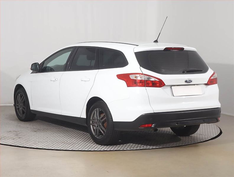 Ford Focus (2013) 1.6 TDCI, nová STK - fotka 4 z 14