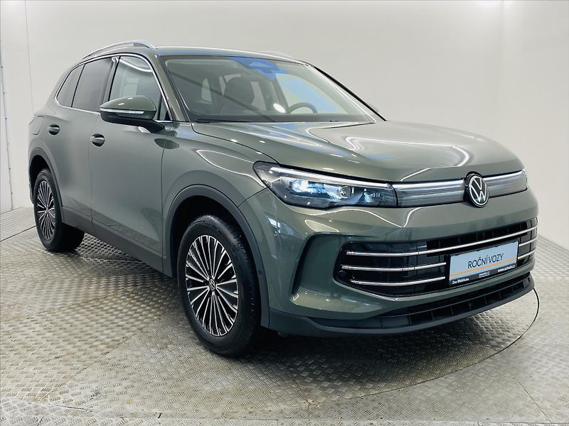 Volkswagen Tiguan 2,0 TDI 142kW 4Motion Elegance - fotka 24 z 24