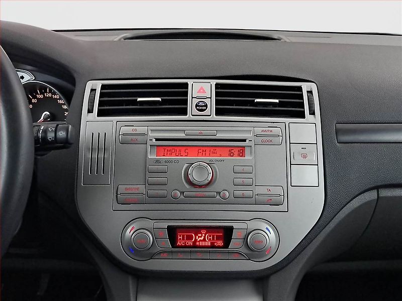 Ford Kuga (2010) 2.0 TDCi, 4X4, Tempomat - fotka 12 z 17