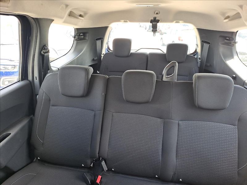 Dacia Lodgy 1,5 DCI 7 MÍST 1.MAJITEL - fotka 10 z 16