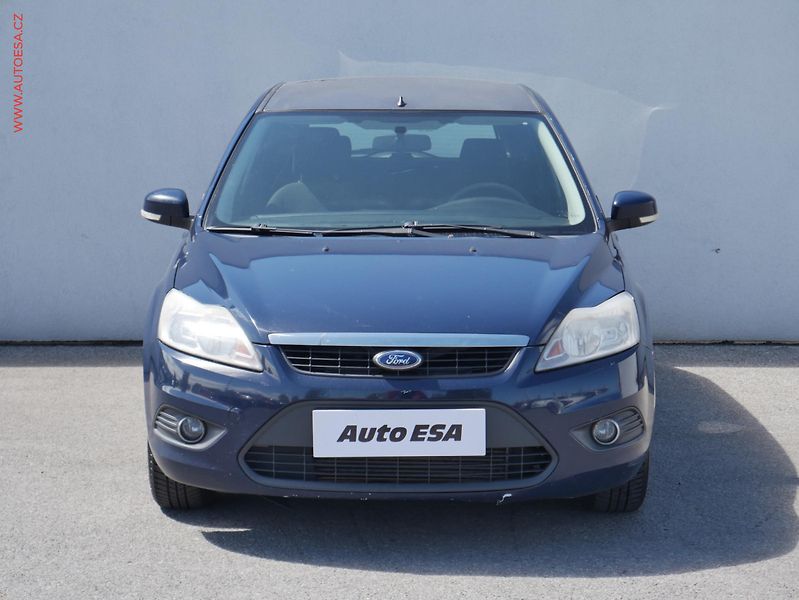 Ford Focus (2008) 1.6 TDCi, ČR, AC - fotka 2 z 16
