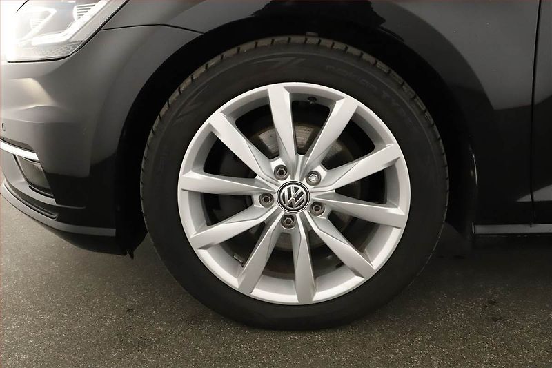 Volkswagen Golf (2020) Highline 1.5 TSI, Serv.kniha - fotka 12 z 15