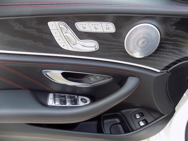 Mercedes-Benz Třídy E (2019) 53AMG/4-Matic/1.Maj.ČR/Led/ - fotka 23 z 48