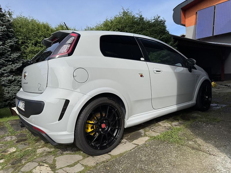 Abarth Punto Evo (2014) 1,4 Turbo 180k - fotka 4 z 23