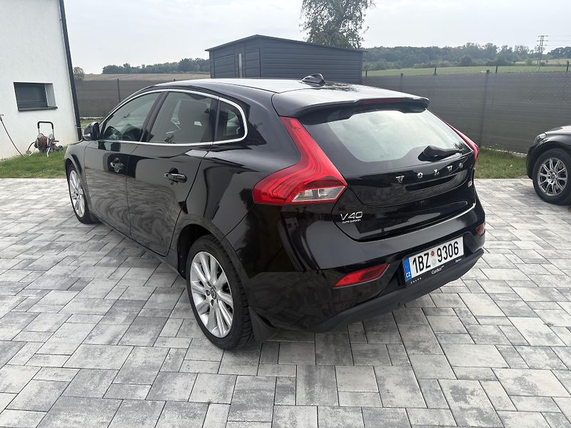 Volvo V40 - fotka 4 z 17