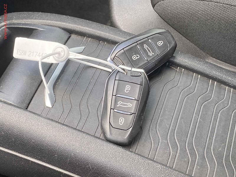 Citroën C4 SpaceTourer (2019) 1.2 PT, Feel, AT, navi - fotka 19 z 19