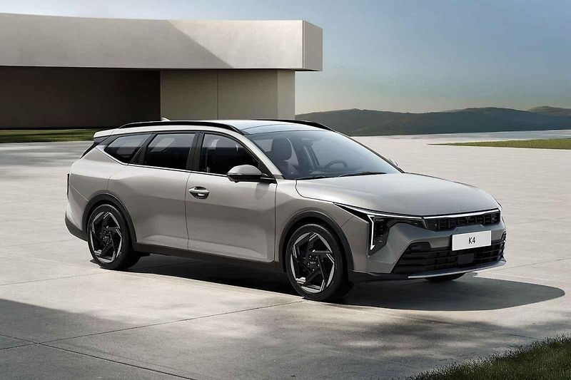 Kia K4 SW už dorazila na český trh s novými osobními vozy.