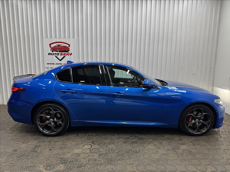 Alfa Romeo Giulia 206kW Q4 VELOCE 1.MAJITEL - fotka 10 z 39