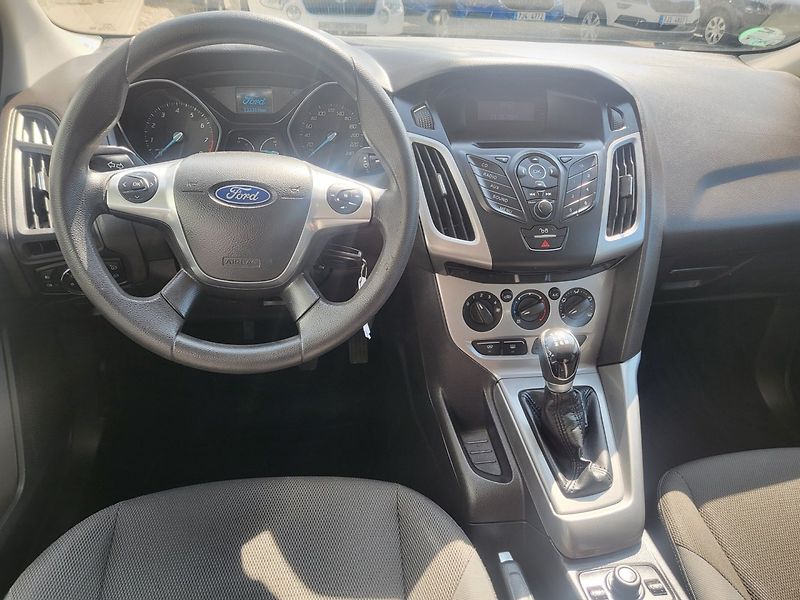 Ford Focus (2011) 1.6 i 16V Rozvody, Nová STK - fotka 12 z 23