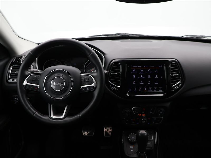 Jeep Compass 1,4 MultiAir Aut. 4WD Limited - fotka 22 z 23