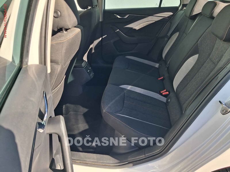 Škoda Scala (2023) 1.0TSi, 1.maj,ČR, Style, LED - fotka 10 z 16